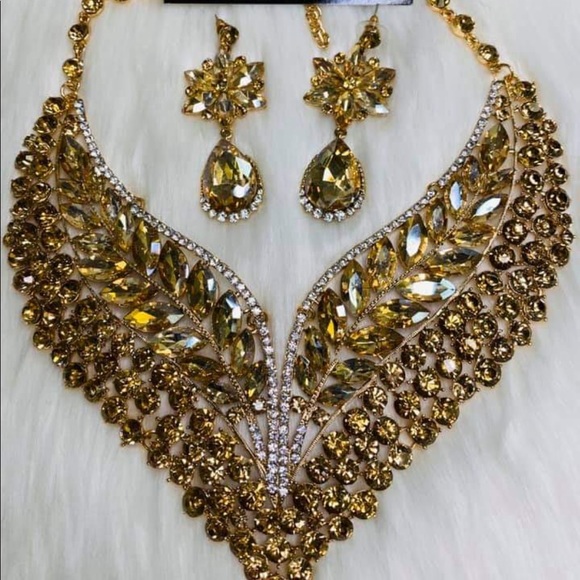 Jewelry - Sexy V Shape Statement Jewelry Set Necklace Ear